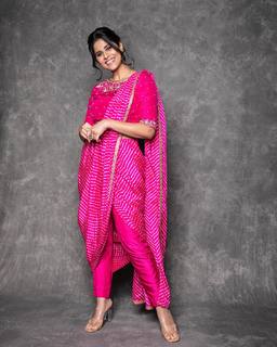 Sai Tamhankar feet photo 1