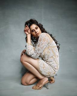 Sai Tamhankar feet photo 9
