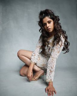 Sai Tamhankar feet photo 8