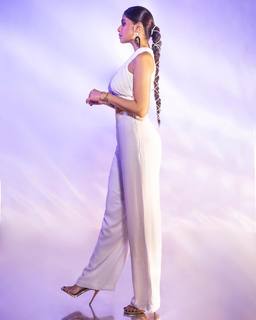 Sai Tamhankar feet photo 1