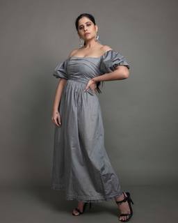 Sai Tamhankar feet photo 19