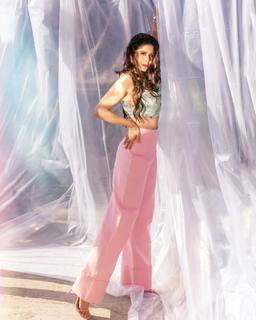 Sai Tamhankar feet photo 12