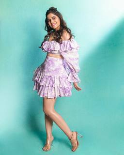 Sai Tamhankar feet photo 6