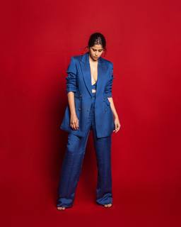 Sai Tamhankar feet photo 15