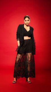 Sai Tamhankar feet photo 4
