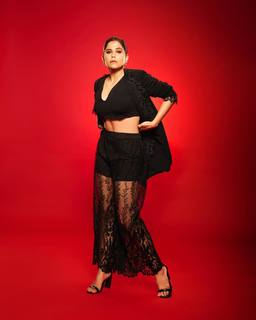 Sai Tamhankar feet photo 2