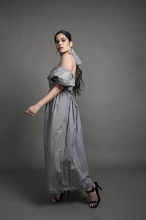 Sai Tamhankar feet photo 1
