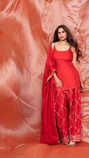 Sai Tamhankar feet photo 15