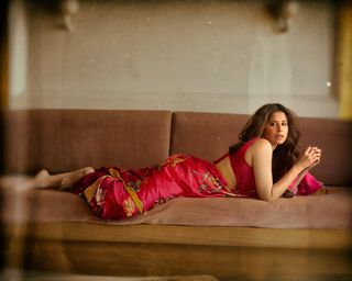 Sai Tamhankar feet photo 12