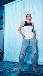 Sai Tamhankar feet photo 9