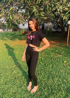 Saiee Manjrekar feet photo 17