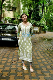 Saiee Manjrekar feet photo 6