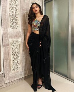 Saiee Manjrekar feet photo 5