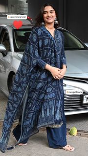 Saiee Manjrekar feet photo 16
