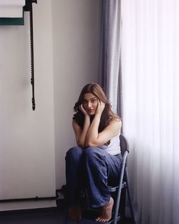 Saiee Manjrekar feet photo 10