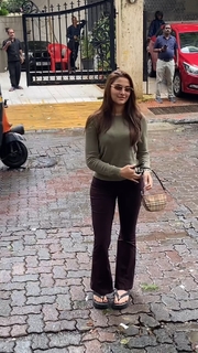 Saiee Manjrekar feet photo 3