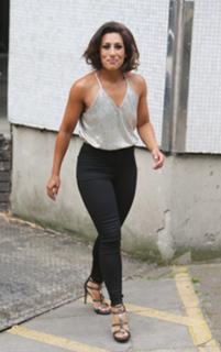 Saira Khan feet photo 6