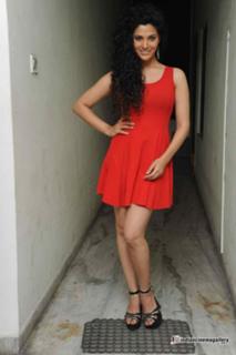 Saiyami Kher feet photo 1