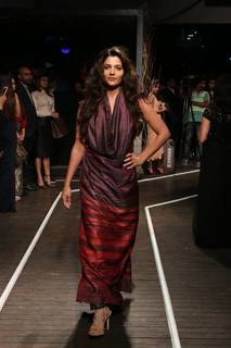 Saiyami Kher feet photo 8