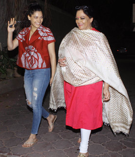 Saiyami Kher feet photo 3