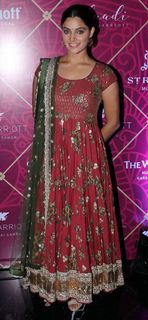 Saiyami Kher feet photo 15