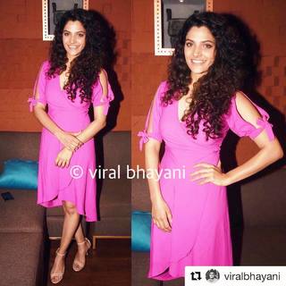 Saiyami Kher feet photo 5