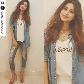 Sajal Ali feet photo thumbnail