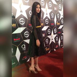 Sajal Ali feet photo thumbnail