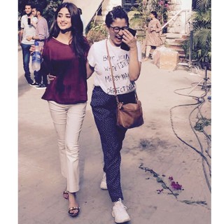 Sajal Ali feet photo thumbnail