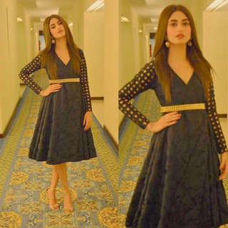 Sajal Ali feet photo thumbnail