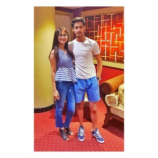 Sajal Ali feet photo thumbnail