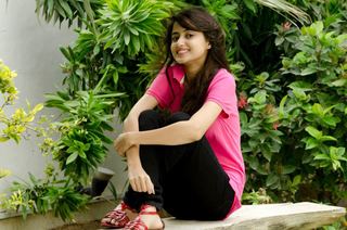 Sajal Ali feet photo thumbnail