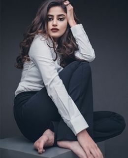 Sajal Ali feet photo thumbnail