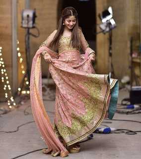 Sajal Ali feet photo thumbnail