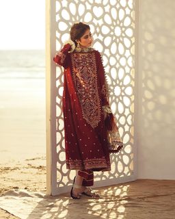 Sajal Ali feet photo thumbnail