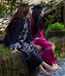 Sajal Ali feet photo thumbnail