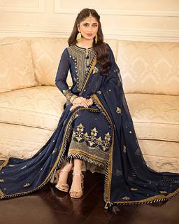 Sajal Ali feet photo thumbnail