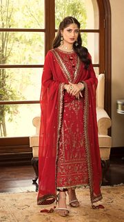 Sajal Ali feet photo thumbnail