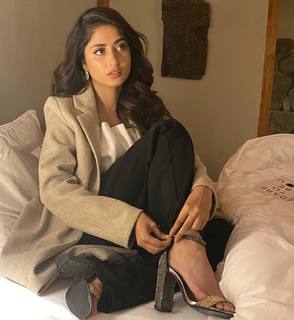 Sajal Ali feet photo thumbnail