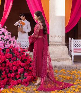 Sajal Ali feet photo thumbnail