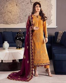 Sajal Ali feet photo thumbnail