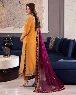 Sajal Ali feet photo thumbnail