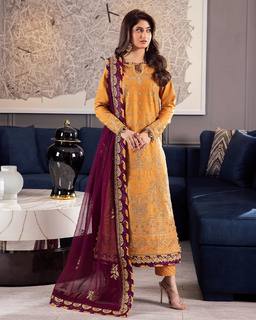 Sajal Ali feet photo thumbnail