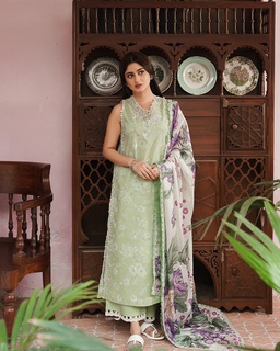 Sajal Ali feet photo thumbnail