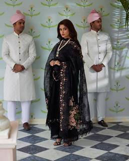 Sajal Ali feet photo thumbnail