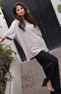 Sajal Ali feet photo thumbnail