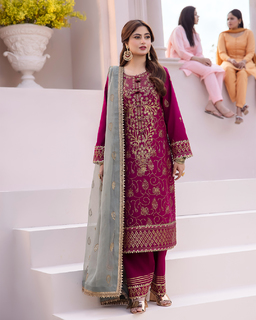 Sajal Ali feet photo thumbnail