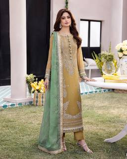 Sajal Ali feet photo thumbnail