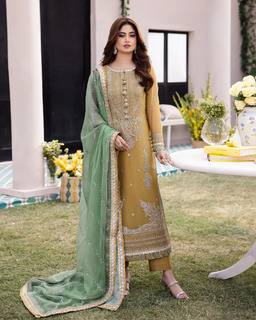 Sajal Ali feet photo thumbnail