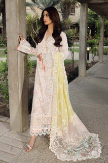 Sajal Ali feet photo thumbnail